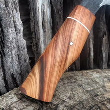Close up of the cleavers redwood handle grain