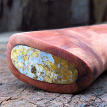Storm jasper go mai hunter detail of the local yellow jasper agate inlay into the redwood handle